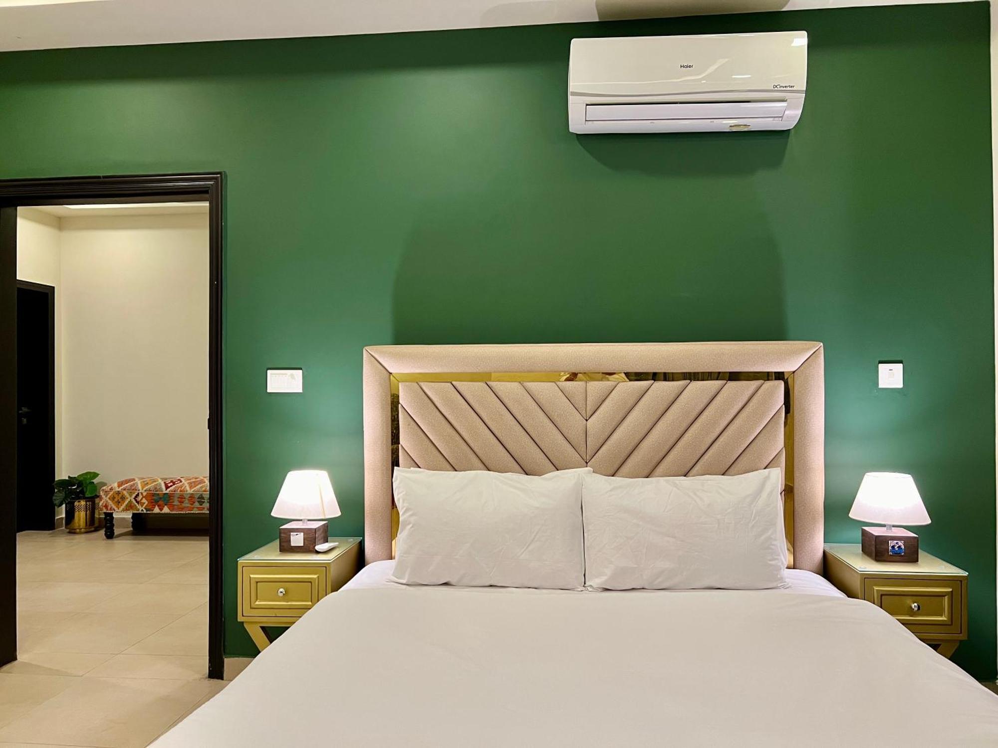 Serenity Corner 4 Bhk Islamabad Exterior photo