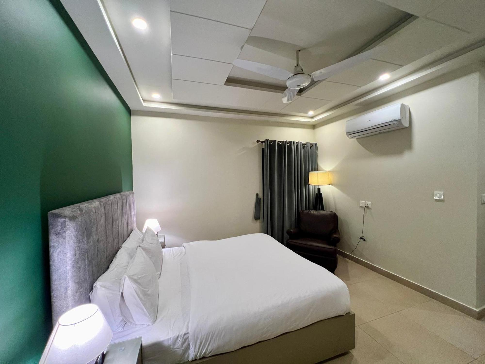 Serenity Corner 4 Bhk Islamabad Exterior photo